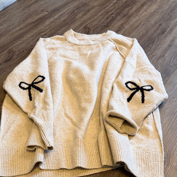 Aerie Cream Sweater with Black Bow Accents - Picture 1 of 1